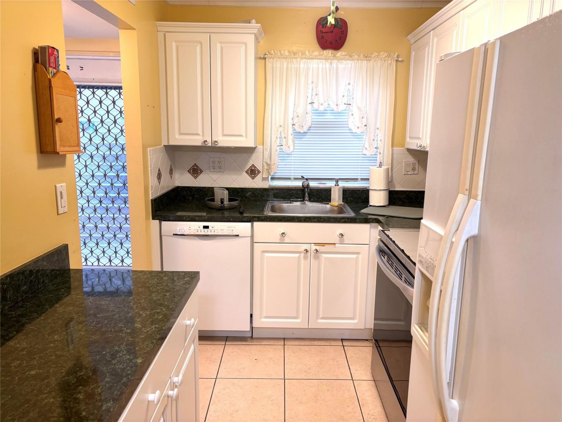 9261 Sunrise Lakes Boulevard, Unit 212, Sunrise, FL 33322 Photo