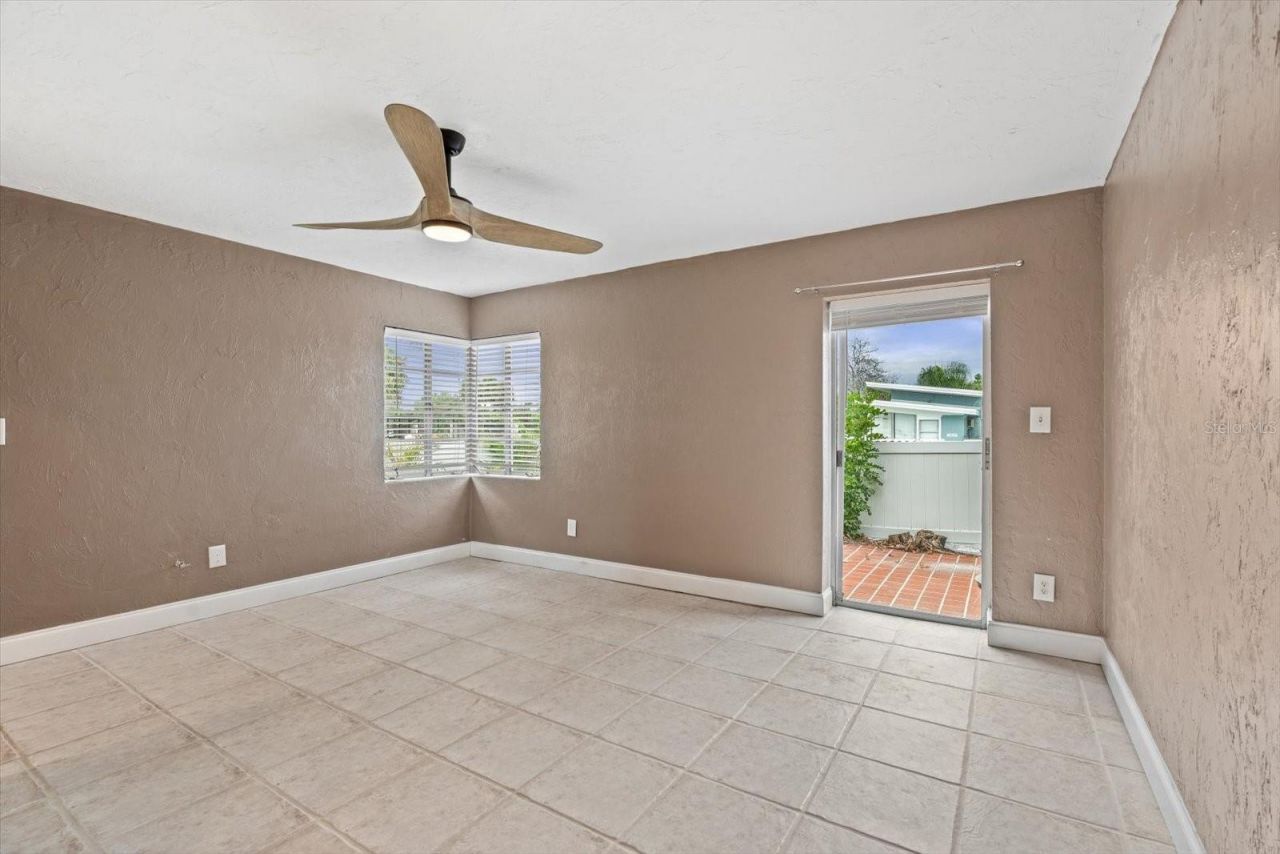 170 Roosevelt Drive, Unit 1, Sarasota, FL 34236 Photo