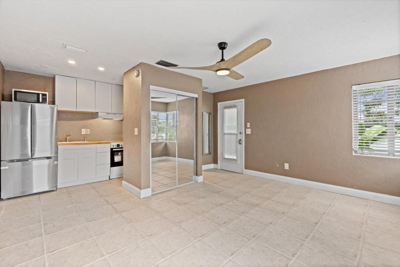 170 Roosevelt Drive, Unit 1, Sarasota, FL 34236 Photo