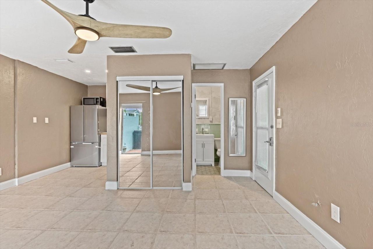 170 Roosevelt Drive, Unit 1, Sarasota, FL 34236 Photo