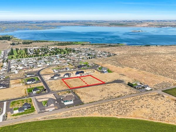 6888 & 6920 8.9 Road SE, Othello, WA 99344
