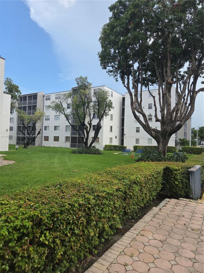 14165 SW 87th St, Unit D103, Miami, FL 33183 Photo