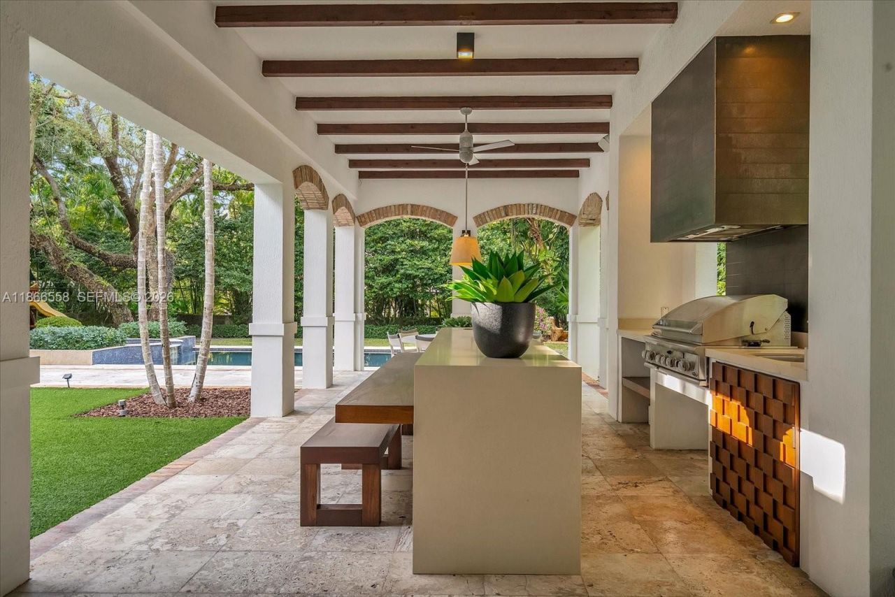 2820 Brickell Ave, Miami, FL 33129 Photo