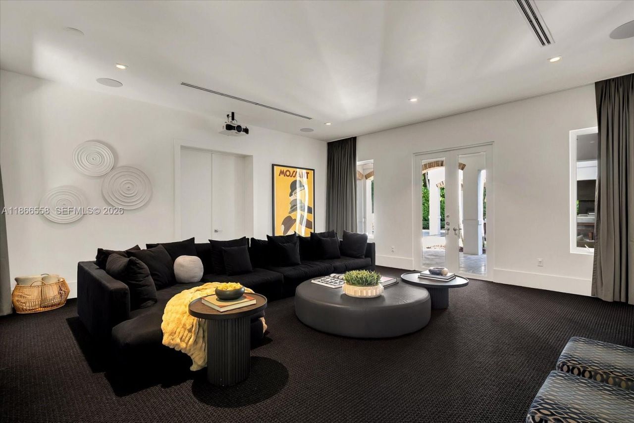 2820 Brickell Ave, Miami, FL 33129 Photo