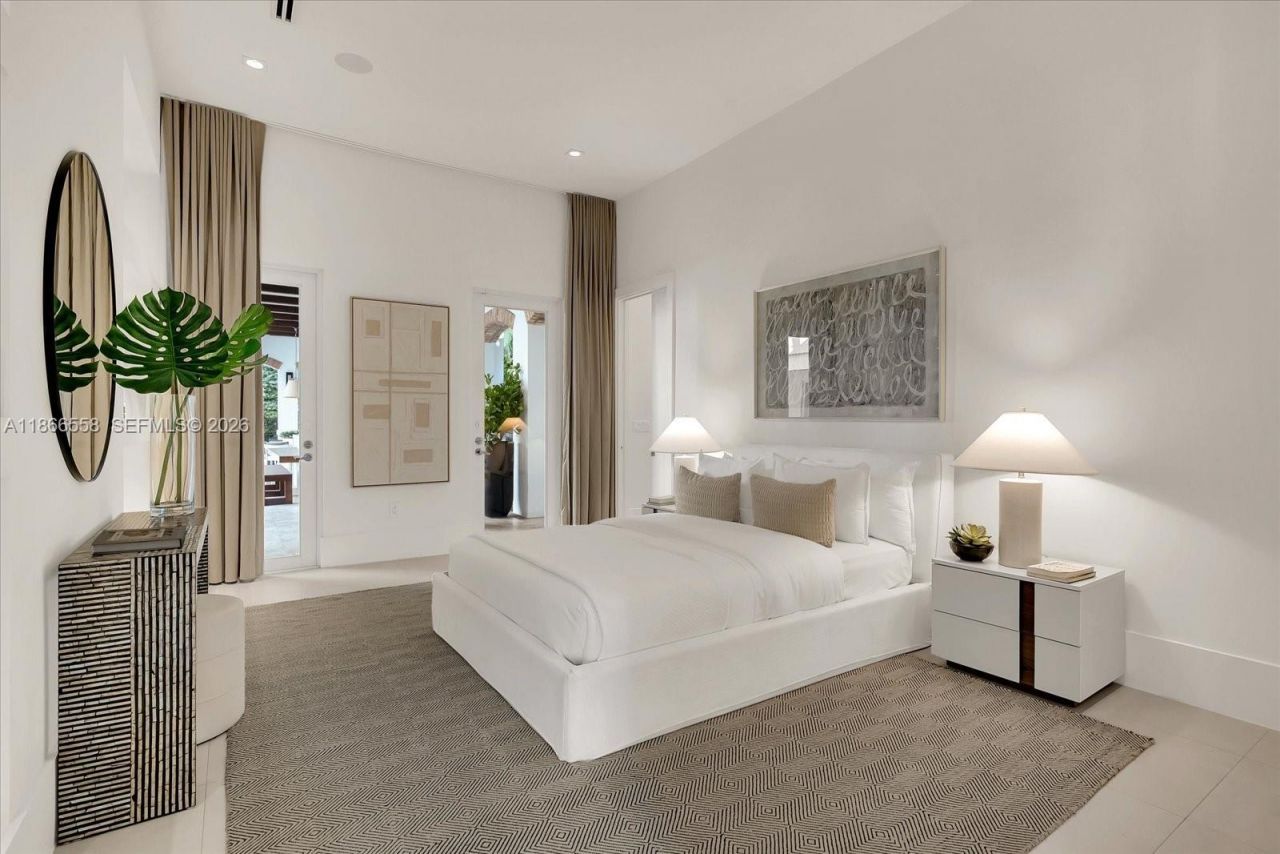 2820 Brickell Ave, Miami, FL 33129 Photo