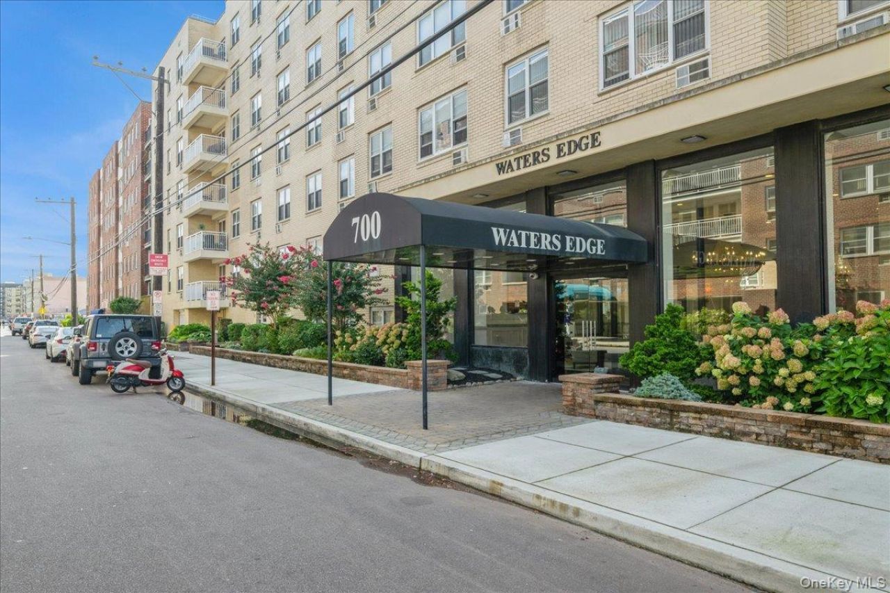 700 Shore Road, Unit 2E, Long Beach, NY 11561 Main Photo