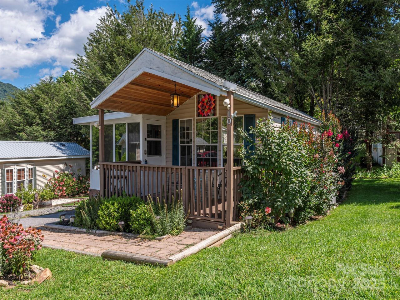 10 Valentine Drive, Maggie Valley, NC 28751 Main Photo