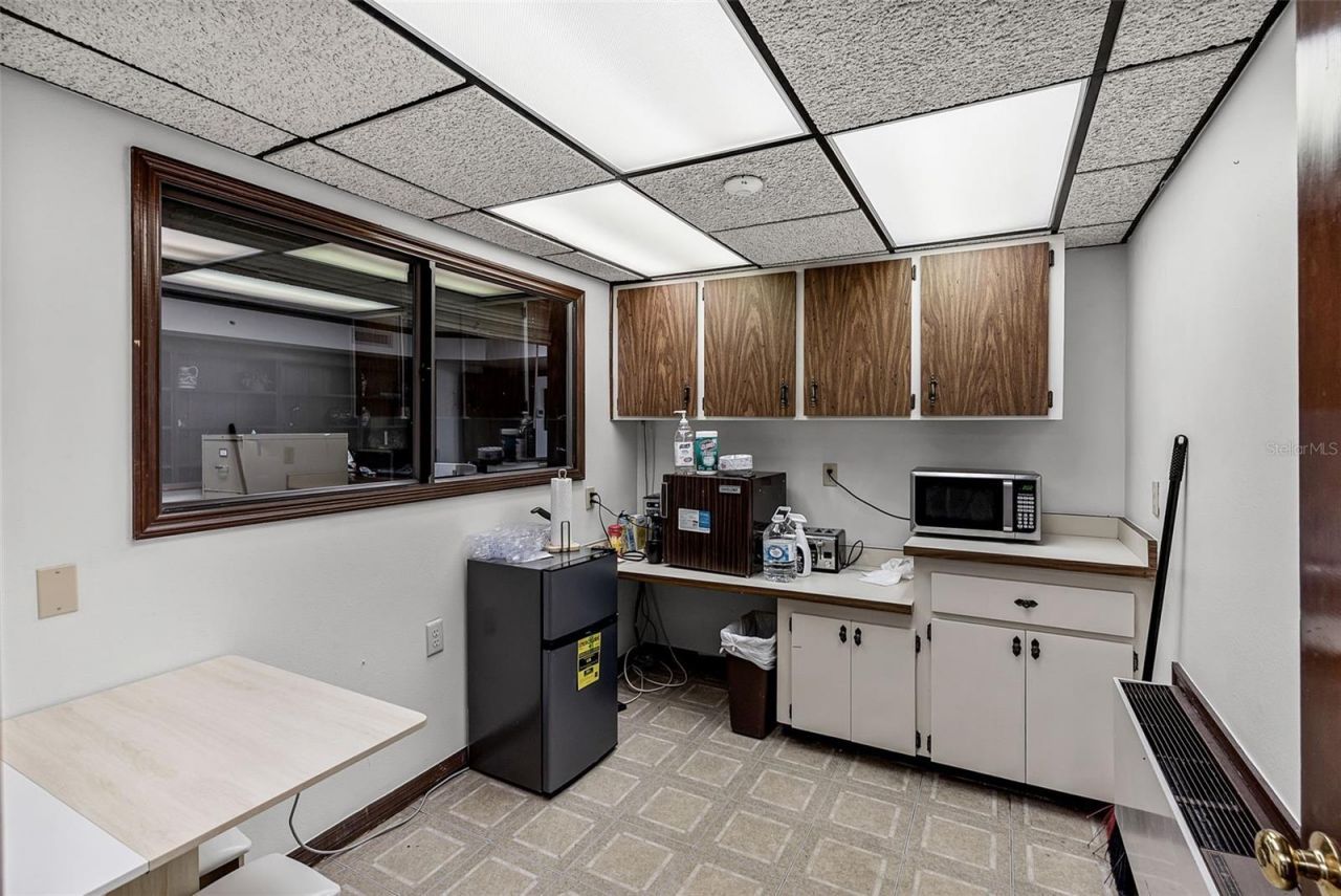 131 W Main Street, Tavares, FL 32778 Photo