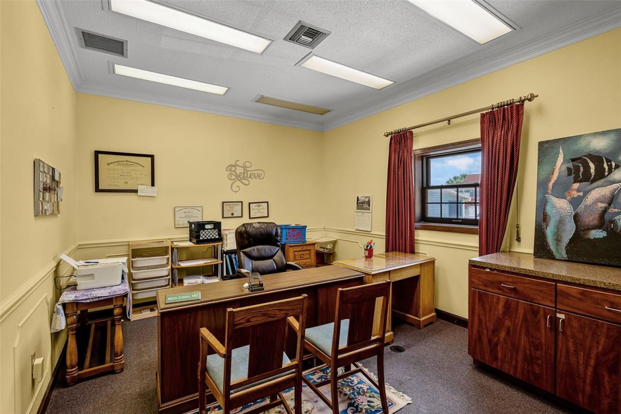 131 W Main Street, Tavares, FL 32778 Photo