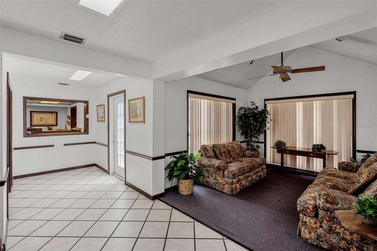 131 W Main Street, Tavares, FL 32778 Photo