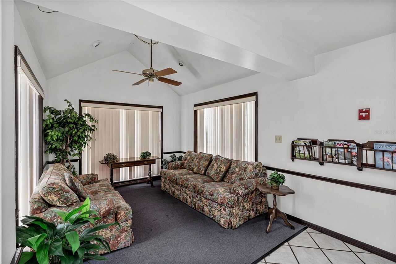 131 W Main Street, Tavares, FL 32778 Photo