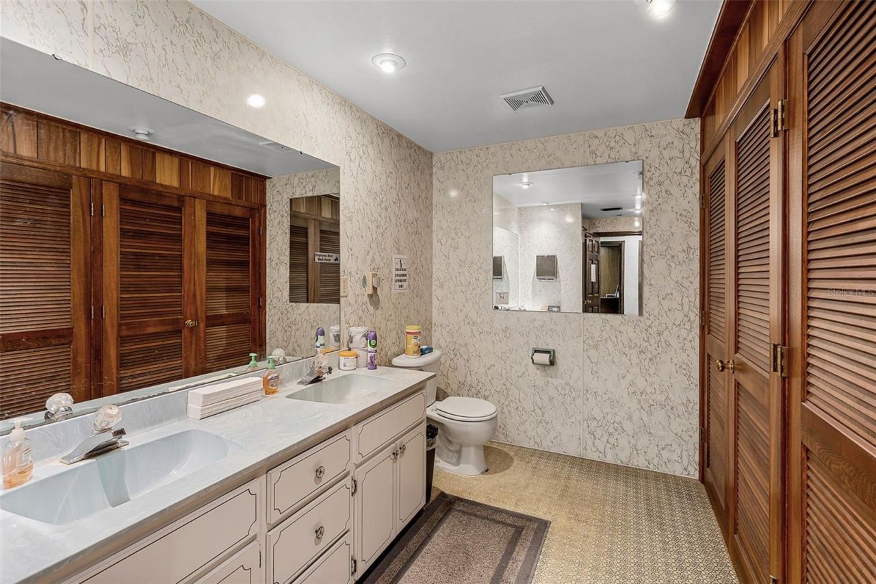 131 W Main Street, Tavares, FL 32778 Photo