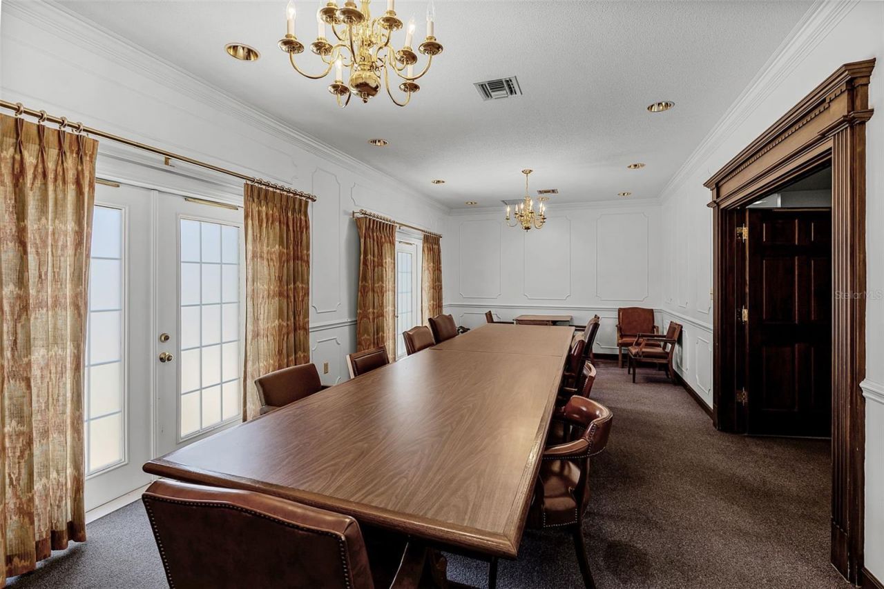 131 W Main Street, Tavares, FL 32778 Photo