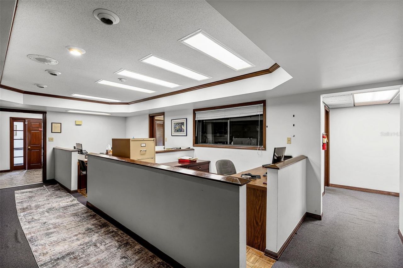 131 W Main Street, Tavares, FL 32778 Photo