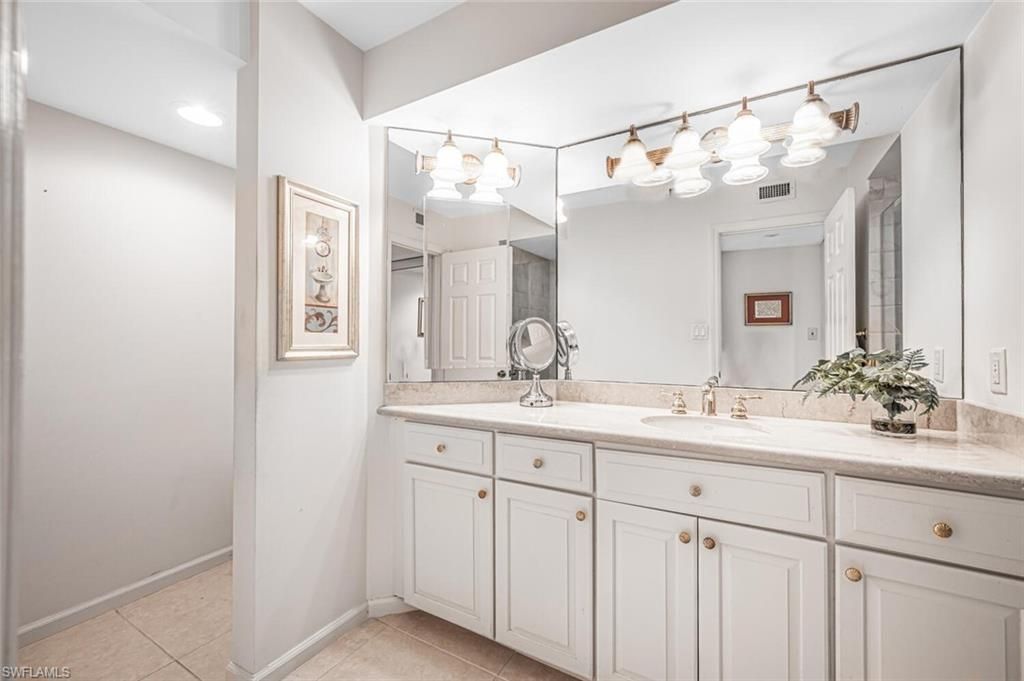 4551 Gulf Shore Blvd N, Unit 605, Naples, FL 34103 Photo