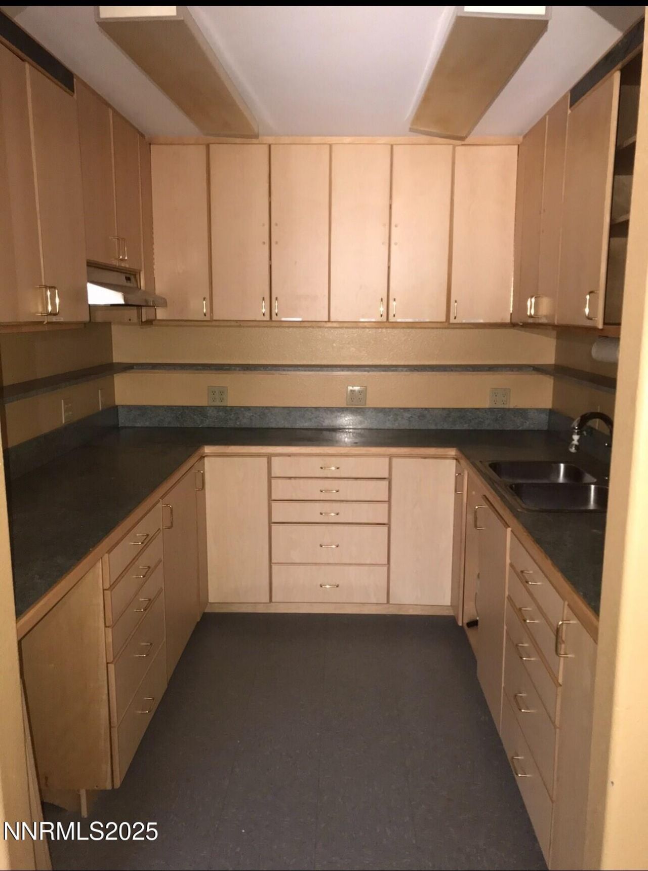 404 S Pratt Avenue, Carson City, NV 89701 Photo