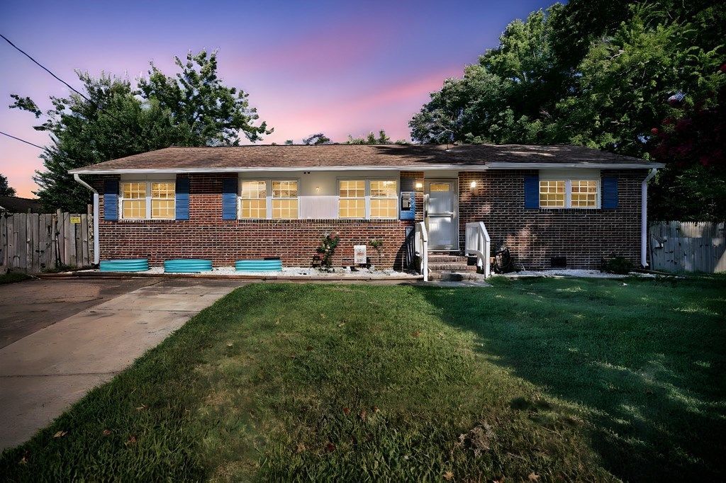 7 Maverick Ct, Hampton, VA 23669 Main Photo