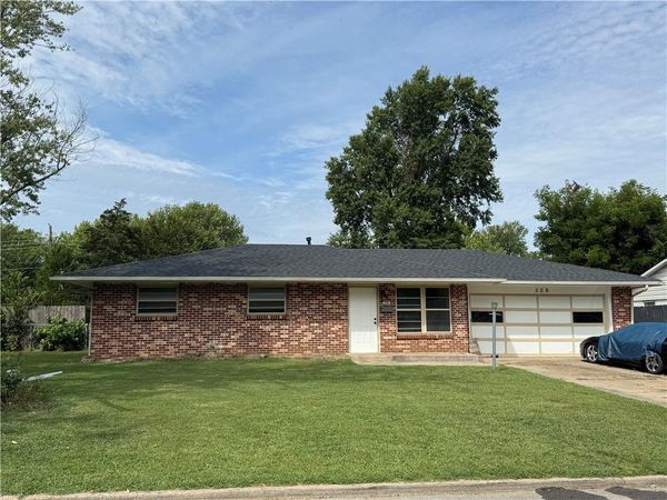 506 Dyer Street , Springdale, AR 72762