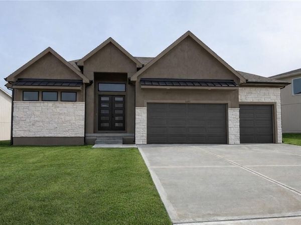 11351 S Emerald Street, Olathe, KS 66061