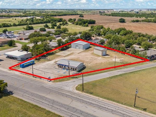 500 W Kilpatrick Street, Cleburne, TX 76033