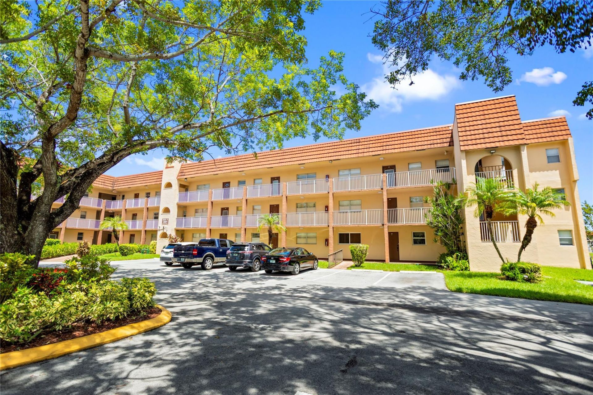 2801 N Pine Island Road, Unit 208, Sunrise, FL 33322 Photo