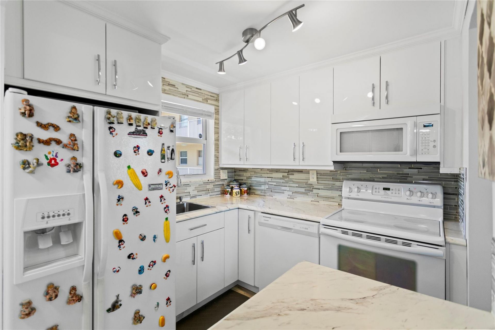 2801 N Pine Island Road, Unit 208, Sunrise, FL 33322 Photo