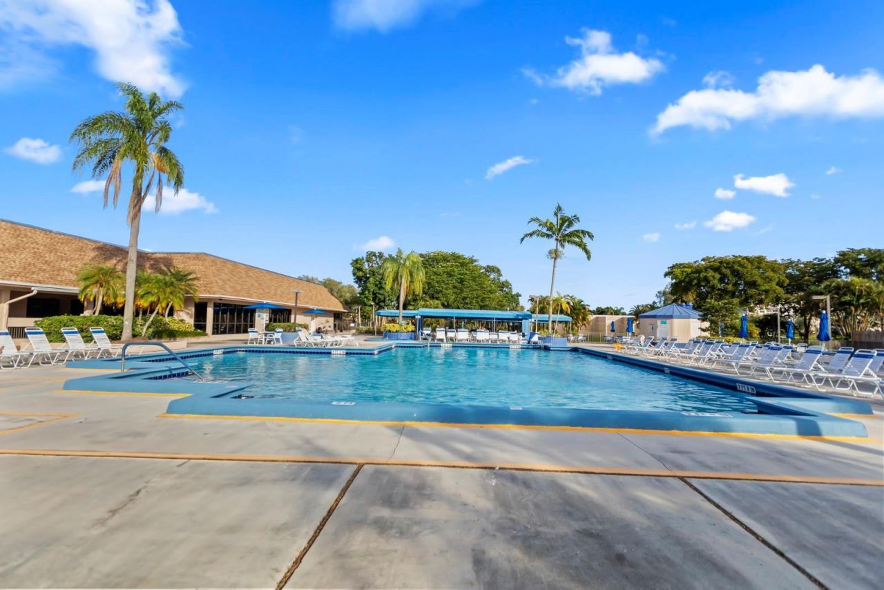 2801 N Pine Island Road, Unit 208, Sunrise, FL 33322 Photo