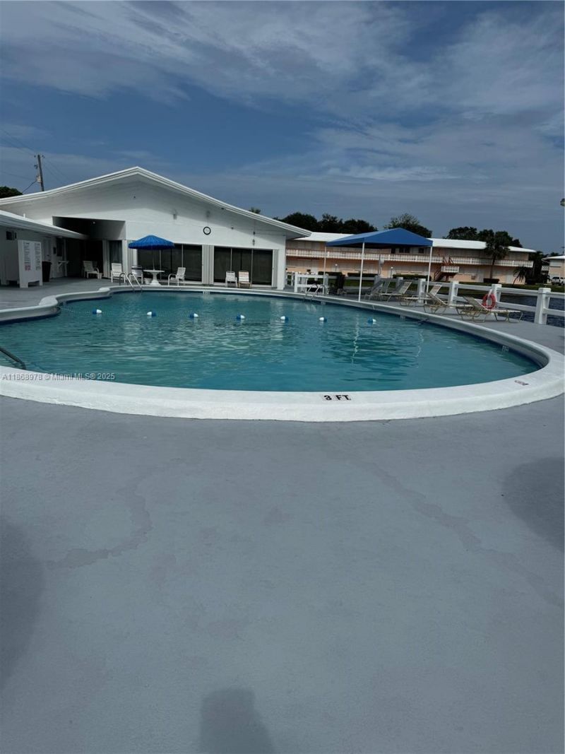 900 SW 11th Ave, Unit 8C, Hallandale Beach, FL 33009 Photo