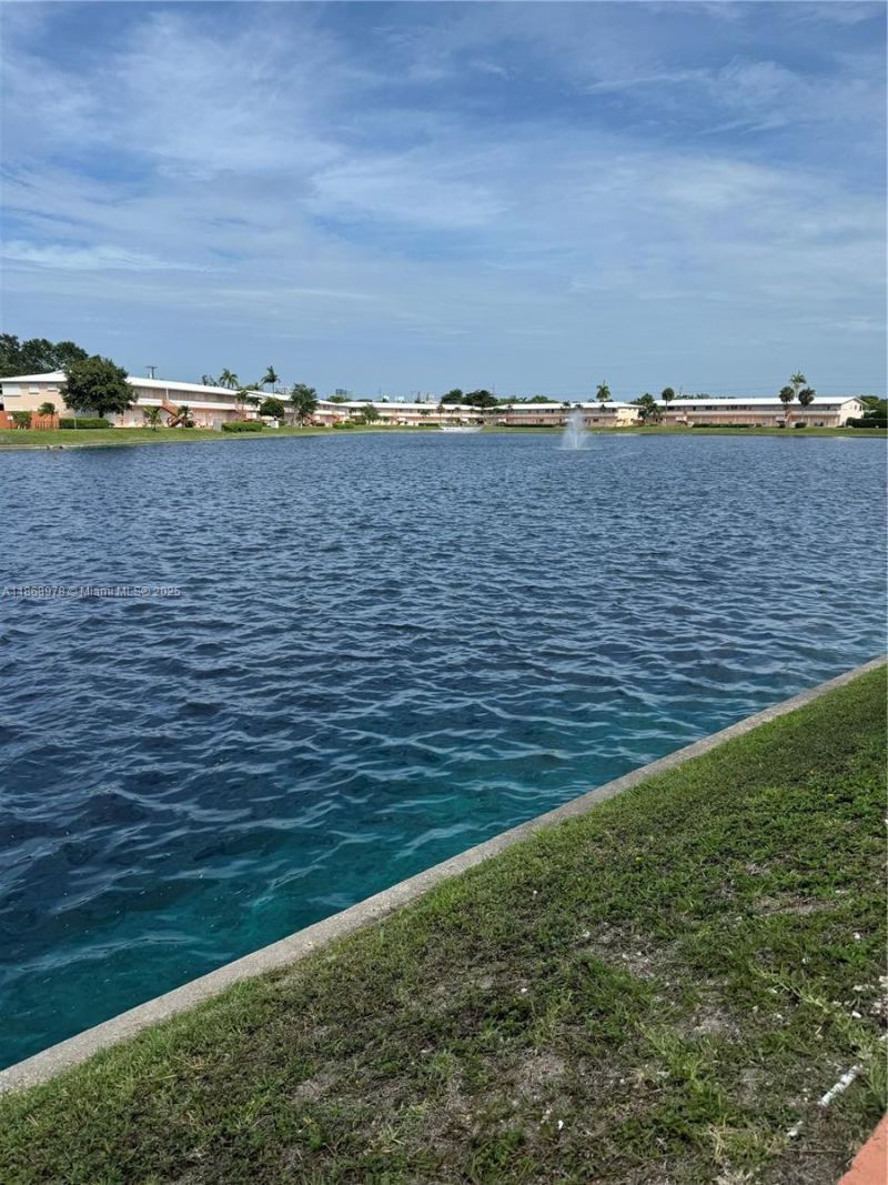 900 SW 11th Ave, Unit 8C, Hallandale Beach, FL 33009 Photo