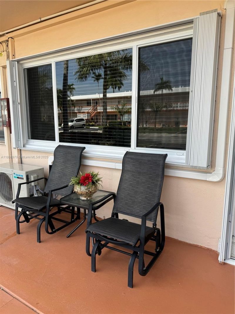 900 SW 11th Ave, Unit 8C, Hallandale Beach, FL 33009 Photo