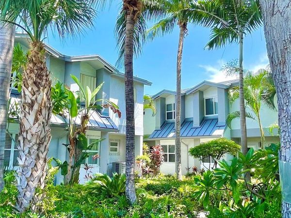 801 SE 16th Court, Unit 11, Fort Lauderdale, FL 33316