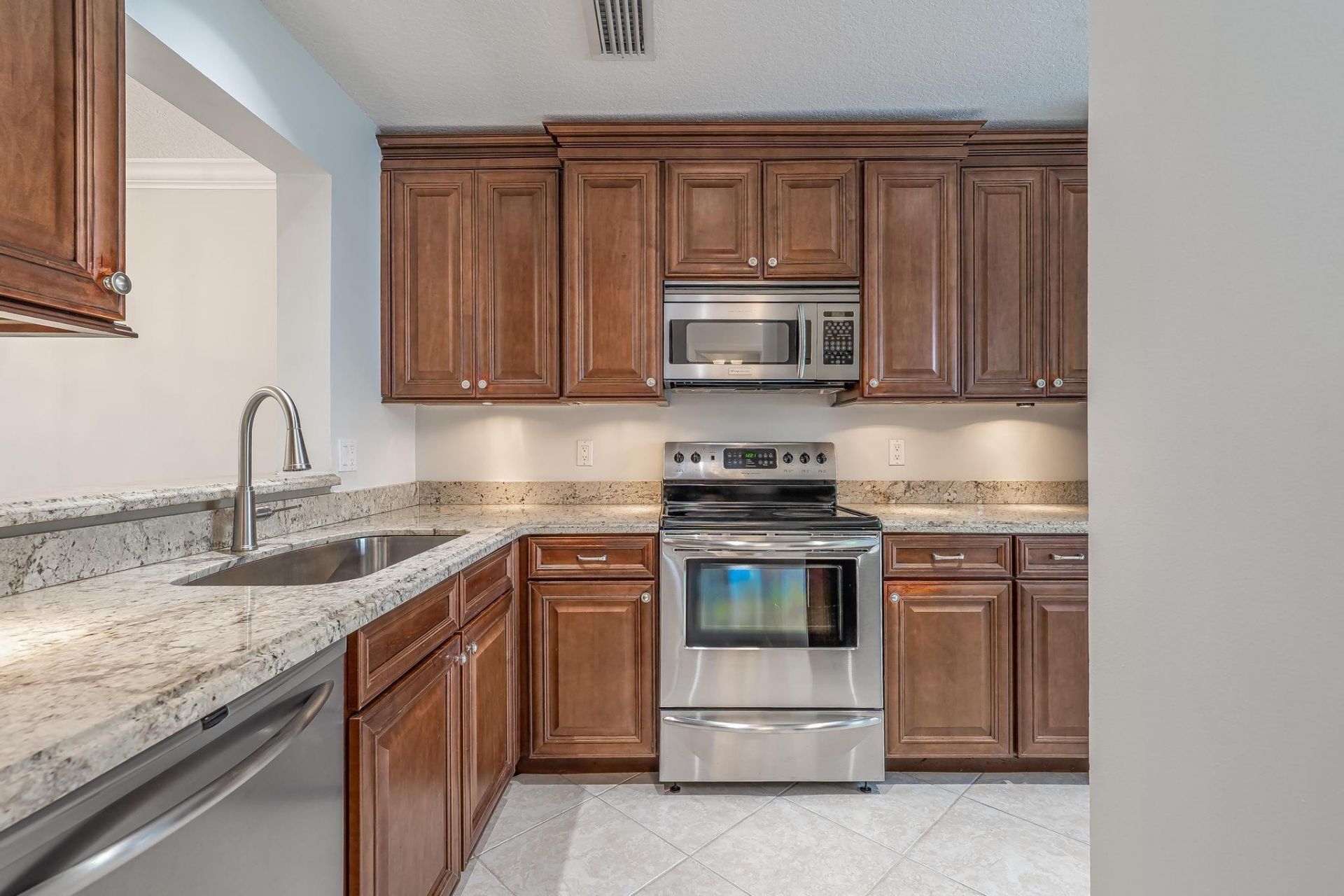 801 SE 16th Court, Unit 11, Fort Lauderdale, FL 33316 Photo