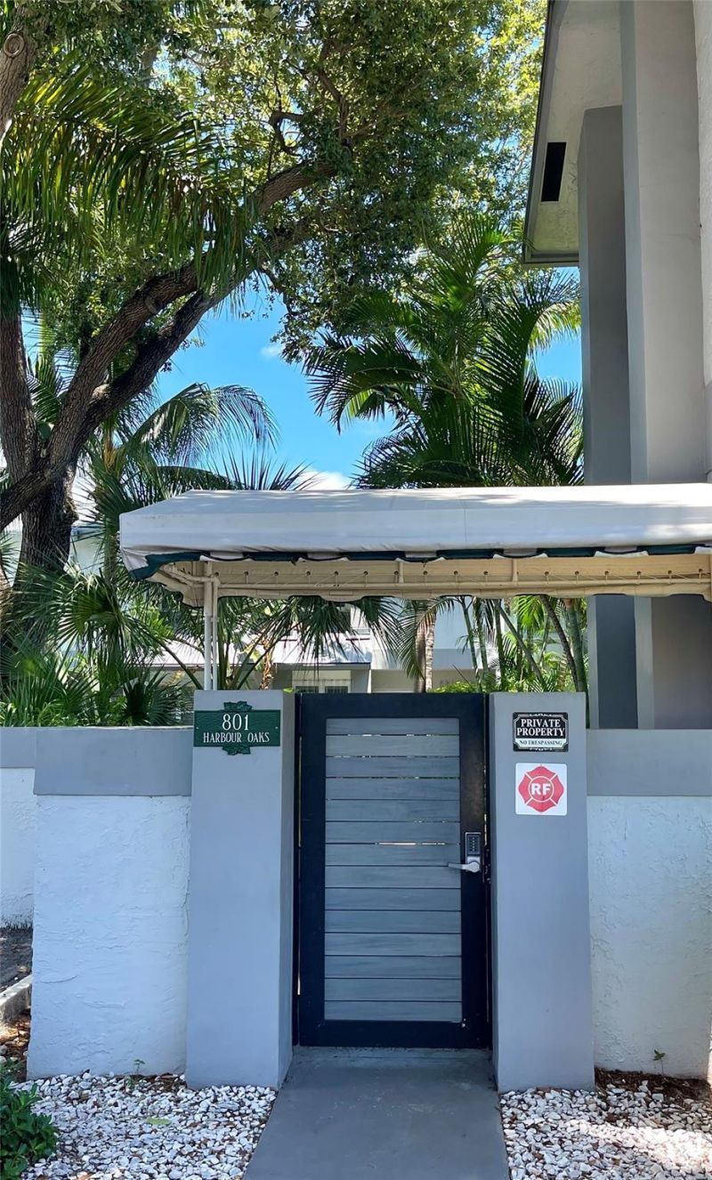 801 SE 16th Court, Unit 11, Fort Lauderdale, FL 33316 Photo