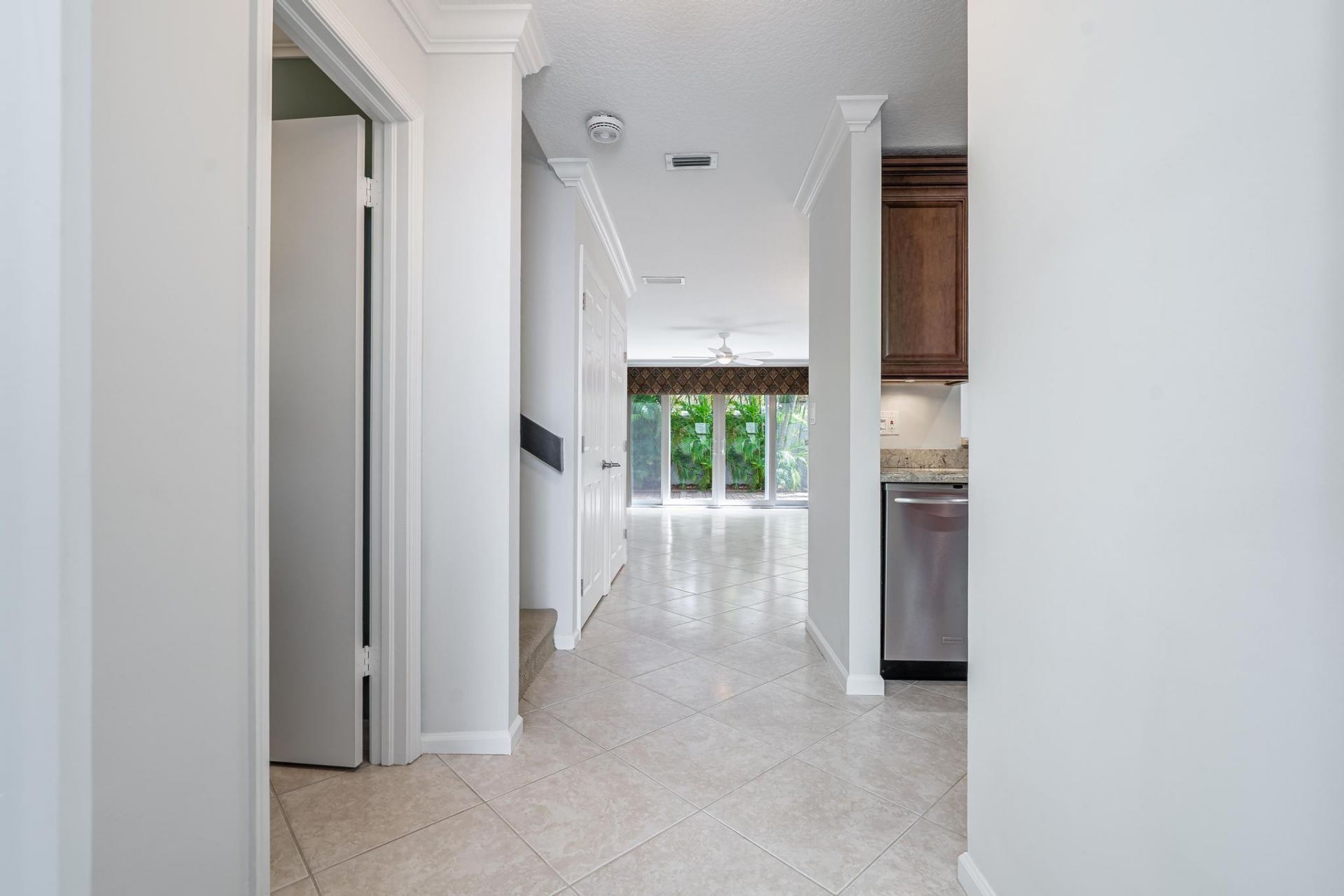 801 SE 16th Court, Unit 11, Fort Lauderdale, FL 33316 Photo