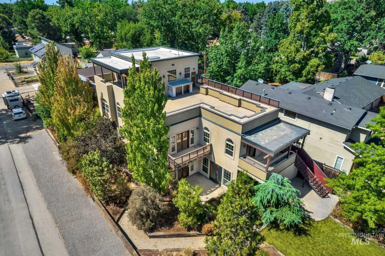 3008 Grace St, Boise, ID 83703 Main Photo