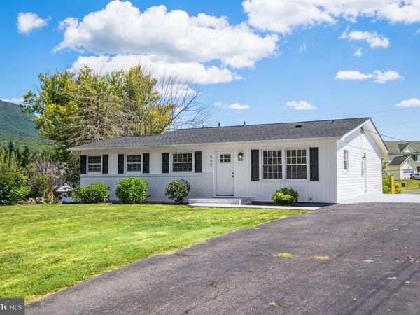 560 MASSANUTTEN VIEW DRIVE, PENN LAIRD, VA 22846