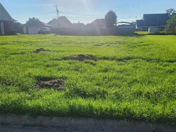 104 BUCKINGHAM Drive, LaPlace, LA 70068