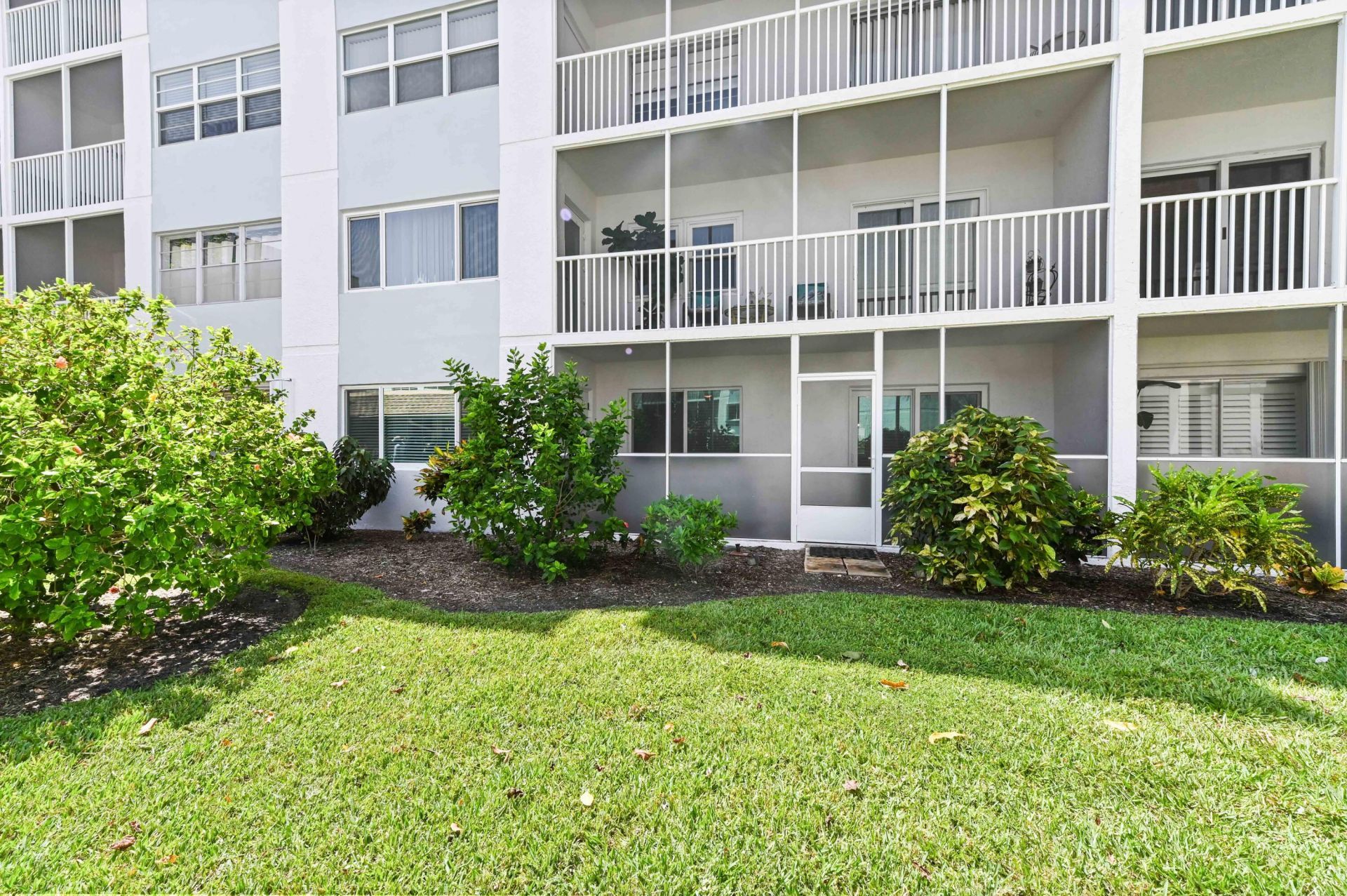 1516 S Lakeside Drive, Unit 110, Lake Worth Beach, FL 33460 Photo