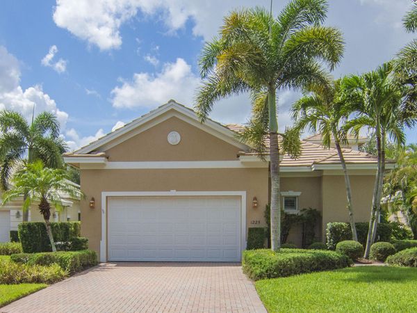 1225 Riverwind Circle, Vero Beach, FL 32967
