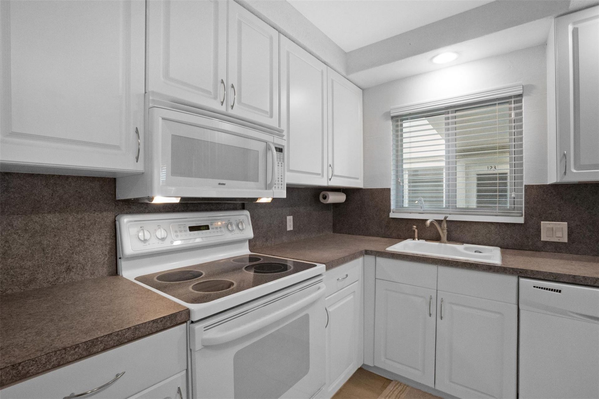 1000 SE 4th Street, Unit 127, Fort Lauderdale, FL 33301 Photo