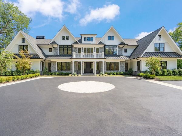 8 Dogwood Hill, Brookville, NY 11545