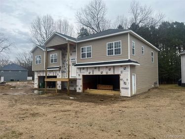 230 Whispering Pines Drive, Fenton, MI 48430