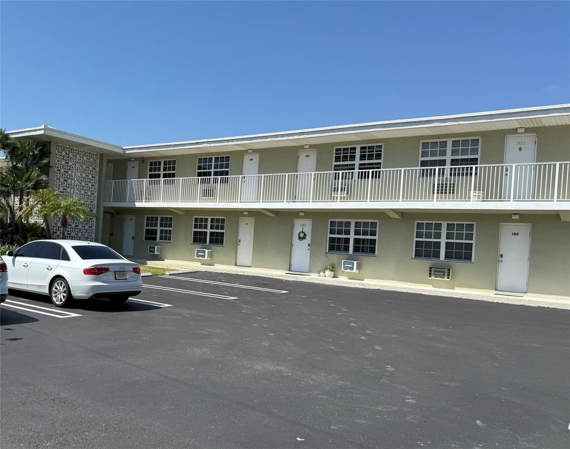 1105 S Riverside Drive, Unit 205, Pompano Beach, FL 33062 Photo