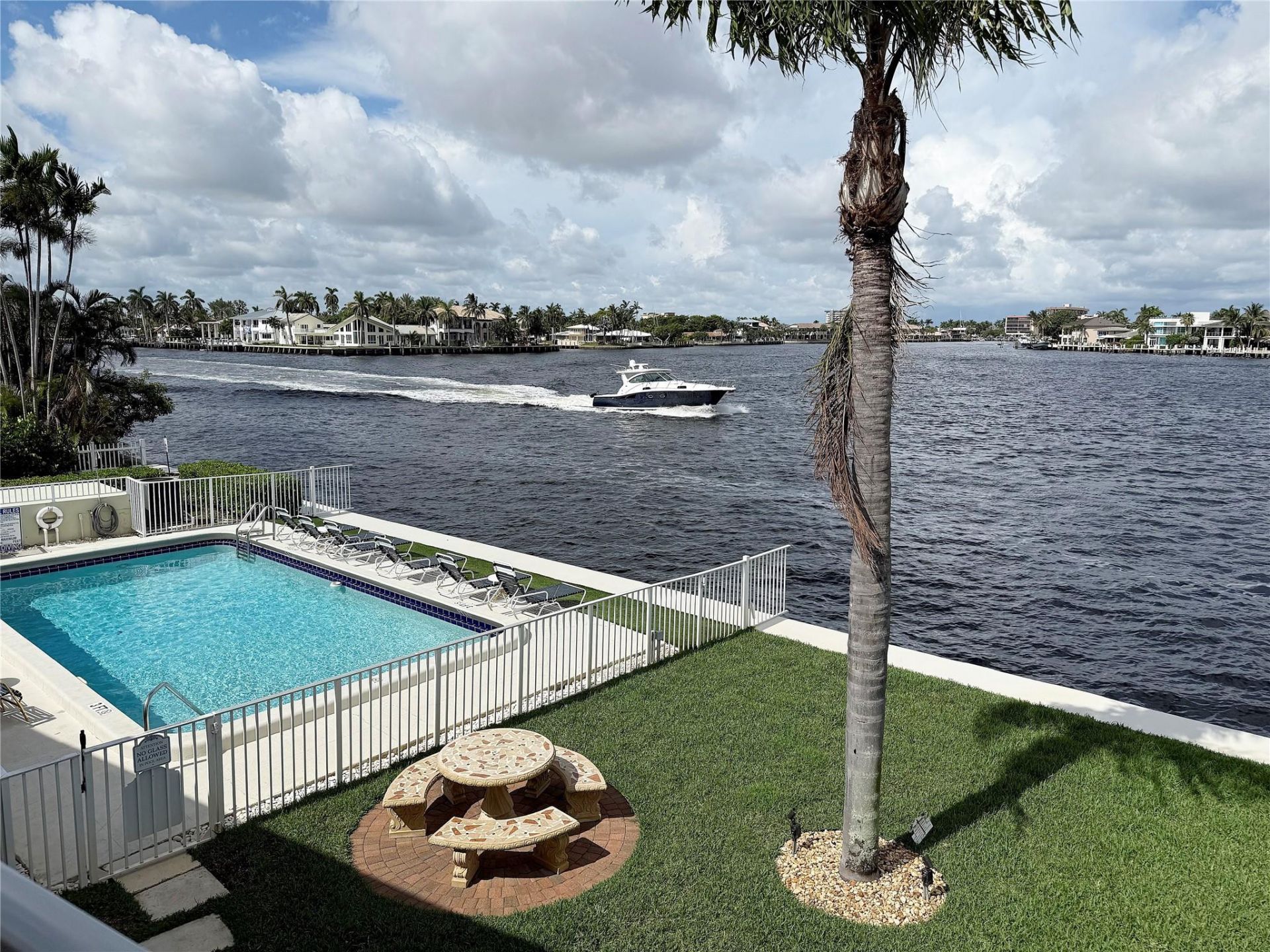 1105 S Riverside Drive, Unit 205, Pompano Beach, FL 33062 Photo