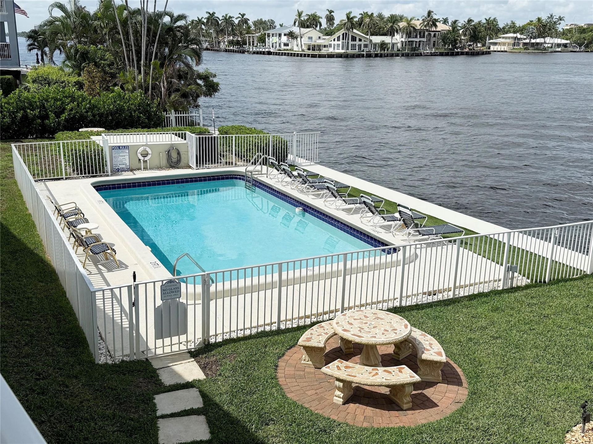 1105 S Riverside Drive, Unit 205, Pompano Beach, FL 33062 Photo