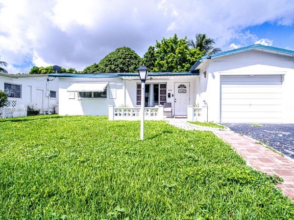 4231 NW 49th Ave, Lauderdale Lakes, FL 33319