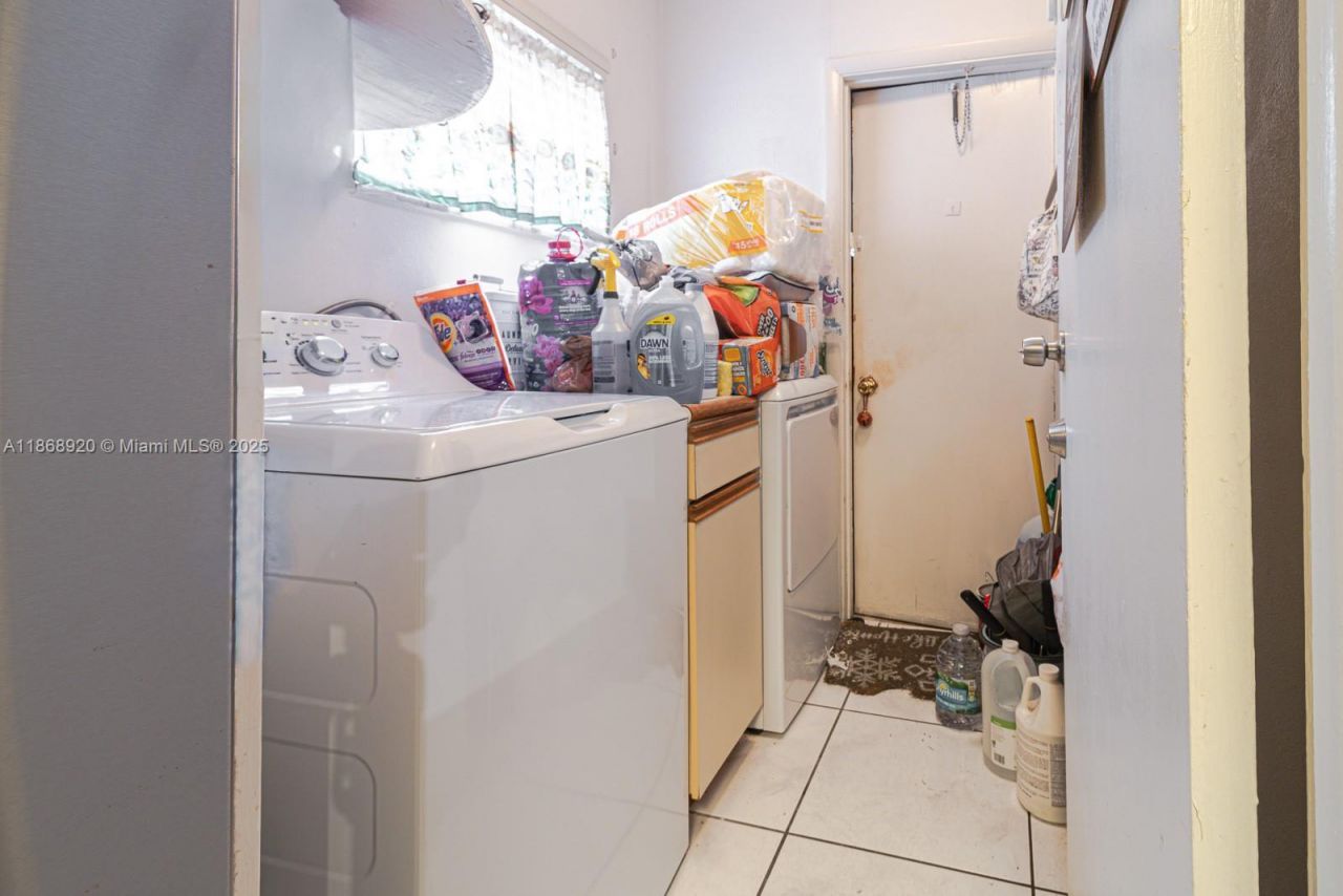 4231 NW 49th Ave, Lauderdale Lakes, FL 33319 Photo