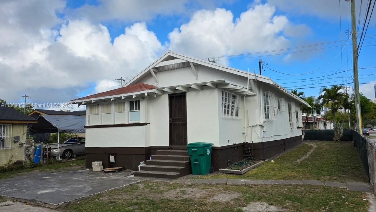 844 SW 8th Ct, Miami, FL 33130 Photo