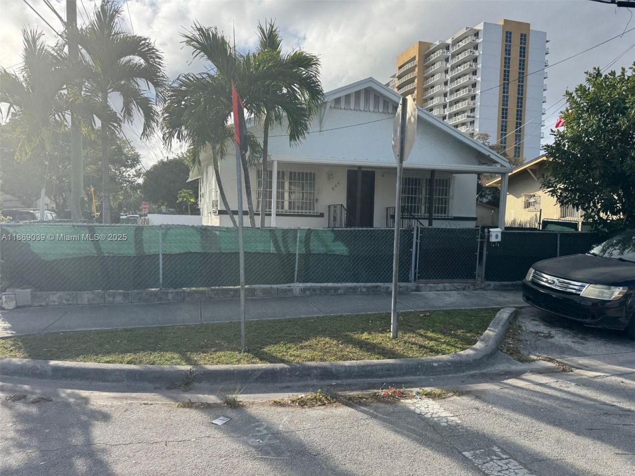 844 SW 8th Ct, Miami, FL 33130 Photo