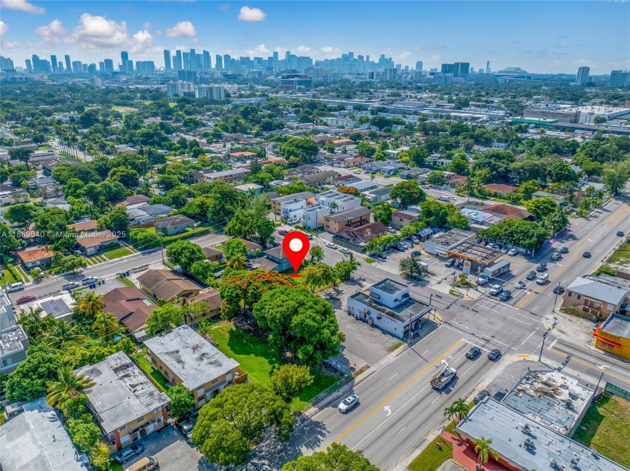 2177 NW 28th St, Miami, FL 33142 Photo